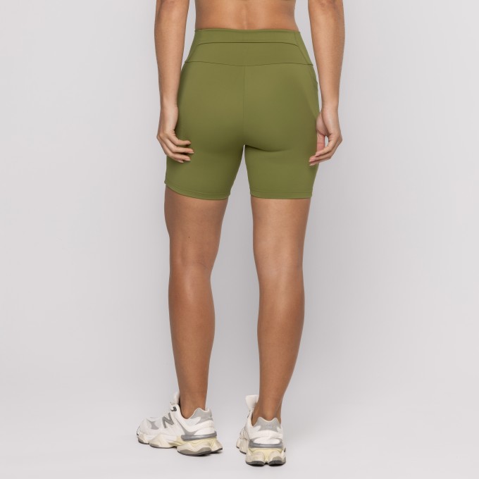 Short Verde Covert Com Bolsos Laterais E Nas Costas
