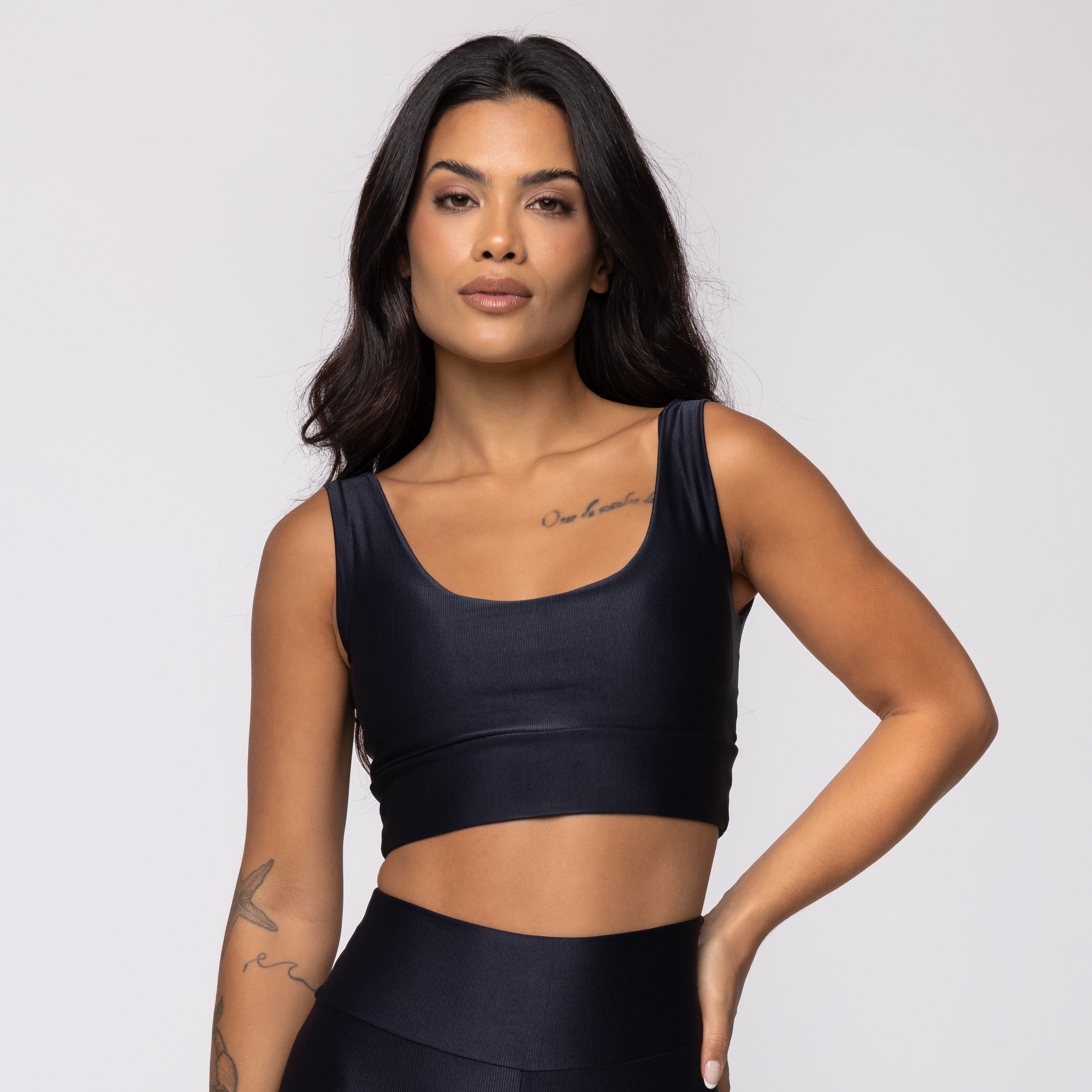 Top Camiseta Preto Wonder